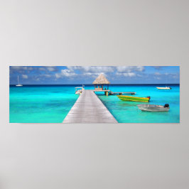 Jetty mit Booten in einer tropischen Lagune Poster