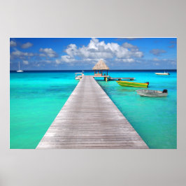 Jetty mit Booten in einer tropischen Lagune Poster