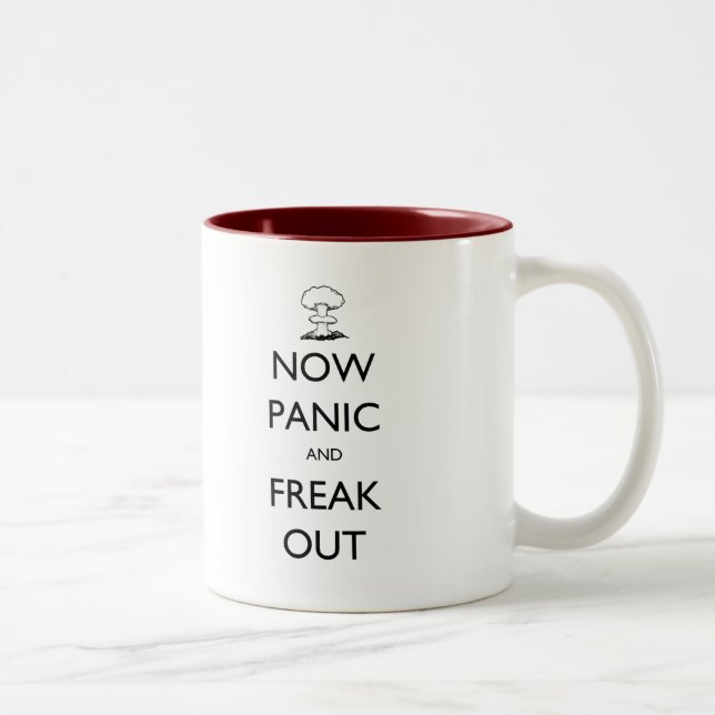 'Jetzt Panik und Ausfliessen' Pilzwolke Tasse (Rechts)