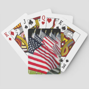Jeu De Cartes Cimetière militaire historique avec des drapeaux