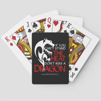 Jeu De Cartes Embrasse un dragon en jouant aux cartes