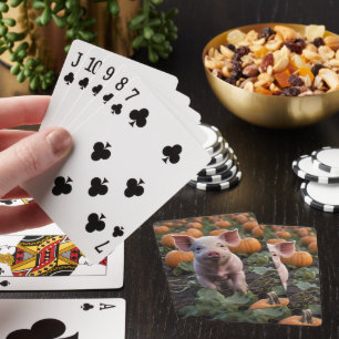 Jeu De Cartes Heureux Comme Un Cochon Bébé Dans Un Patch Citroui