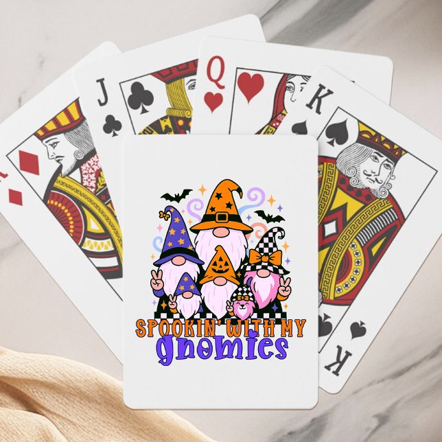 Jeu De Cartes Spookin’ Avec Mes Gnomies : Amis Rétro Halloween (Get festive with spookin' with my gnomies — a Halloween friends design full of humor and charm.)