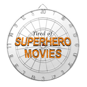 Jeu De Fléchettes Fatigué Des Films Superhero