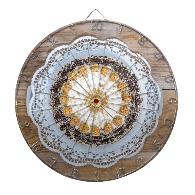 Jeu De Fléchettes Gâteau aux amandes sur bois rustique (Devant)