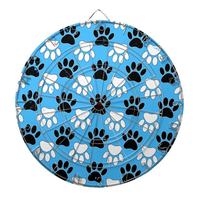 Jeu De Fléchettes Paniers Noirs Et Blancs Perdus Sur Arrière - plan  (Devant)