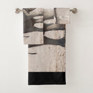 Jeune éléphant jouant