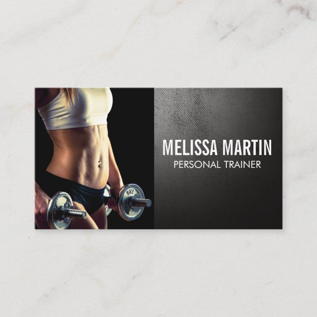 Jeune femme tenant Dumbbell Carte de visite (Devant)