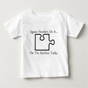 Jigsaw-Puzzler Machen Es... Auf Dem Küchentisch Baby T-shirt