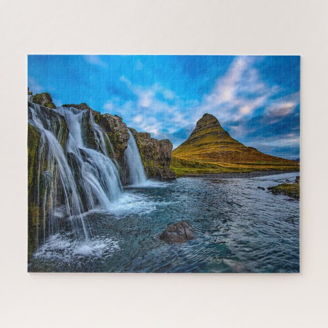 Jigsaws kirkjufell Wasserfall Island. (Horizontal)