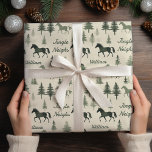Jingle Neighbys" Horse Wrapping Paper | Individuel Geschenkpapier<br><div class="desc">Gemütliches Geschenkpapier aus Holz mit dunkelgrünen Pferden,  die zwischen immergrünen Bäumen mit dem spielerischen Pun "Jingle Neighs" spazieren. Fügen Sie einen Namen für ein personalisiertes Weihnachtsbild mit Reitausschnitt in einer neutralen grünen Palette hinzu.</div>