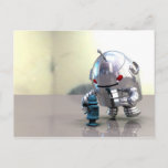 Jo Bot VS Little Blue Bot Postcard Postkarte<br><div class="desc">Ein riesiger Metaliroboter schmiegt sich hinter einem kleinen blauen Windroboter nach oben</div>