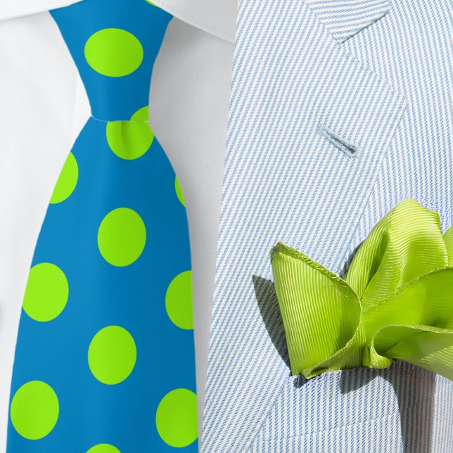 Jockey Silks Dots Green und Blue Derby Krawatte (Blue tie with lime green dots with a summer seersucker suit)