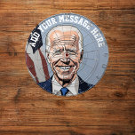 Joe Biden Dartscheibe<br><div class="desc">Das Motherboard zeigt ein Karikaturbild von Joe Biden. Fügen Sie Ihre lustige SMS-Nachricht hinzu und haben Sie Spaß bei den Wahlen in den USA.</div>