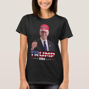 Joe Biden trägt eine Trump-Mütze 1 T-Shirt