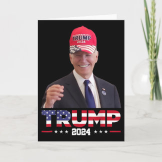 Joe Biden trägt einen Trump-Hut 1  Karte