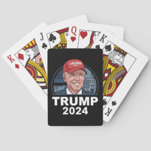 Joe biden trägt einen Trump-Hut Spielkarten