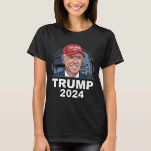Joe Biden trägt einen Trump-Hut T-Shirt