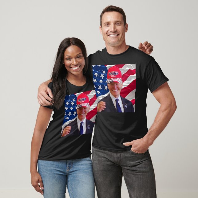 Joe biden trägt einen Trump-Hut T-Shirt (Unisex)