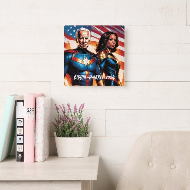 Joe Biden und Kamala Harris als Superhelden Quadratische Wanduhr (Lesesaal)
