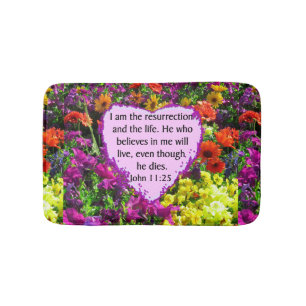 JOHN 11:25 LILA WILD-BLUME BADEMATTE