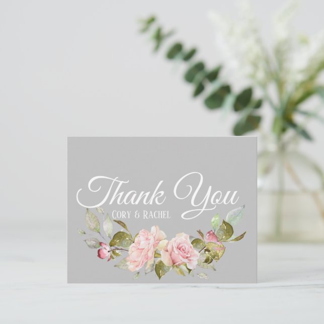 Joli bouquet de roses roses sur Merci gris (Debout devant)