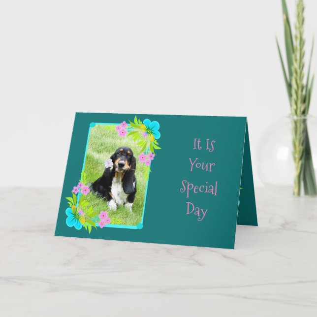 Joli Chiot Basset Sur Flowday Carte Anniversaire (Devant)
