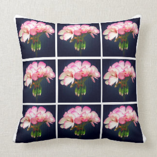 Joli Coussin de Geraniums roses