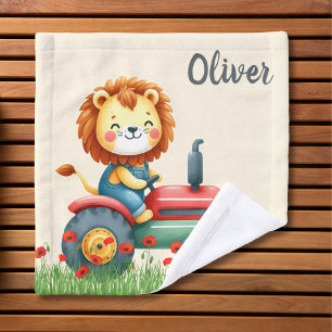 Joli lion fermier sur un tracteur