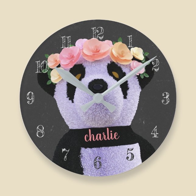 Joli ours panda noir et blanc Horloge rustique (A cute panda bear with flowers in her hair. Just add your name)
