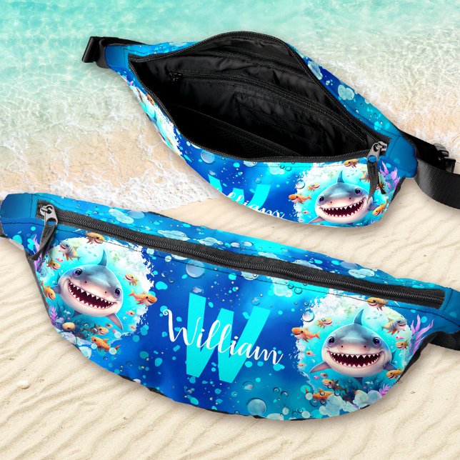 Joli requin Océan Bleu Vacances été Nom (Cute Happy Shark Ocean Blue Summer Vacation Name Fanny Pack)