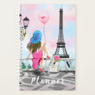 Jolie femme et ballon de coeur rose - I Love Paris
