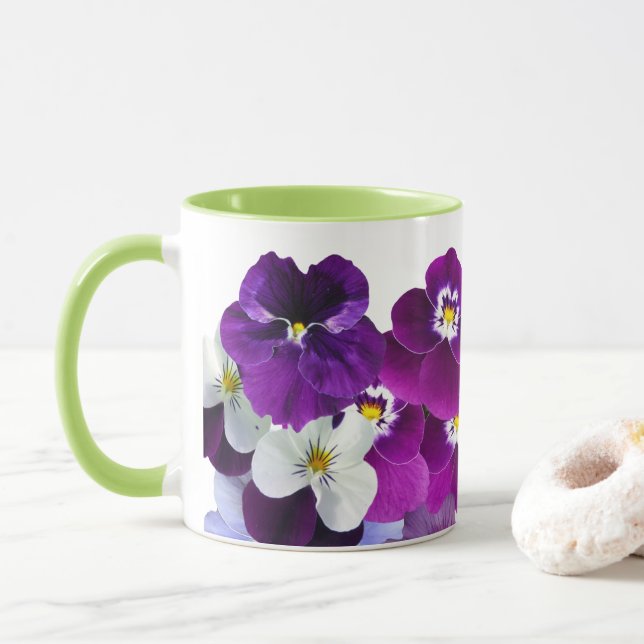 Jolie Pansies Violettes Café Mug (Avec donut)