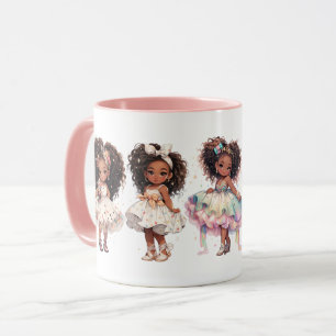 Jolies petites filles sur un mug romantique