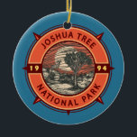 Joshua Tree National Park Bighorn Sheep Compass Keramik Ornament<br><div class="desc">Joshua Tree Vektorgrafik. Der Park ist nach den verdrehten,  überdachten Joshua-Bäumen der Region benannt,  der Park erstreckt sich über die Kakteen-gepunktete Colorado-Wüste und die Mojave-Wüste.</div>