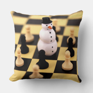 Jouer aux échecs oreillers à Noël