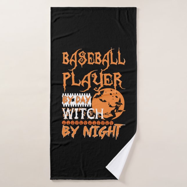 Joueur De Baseball Par Sorcière De Jour Par Hallow (Serviette de bain)