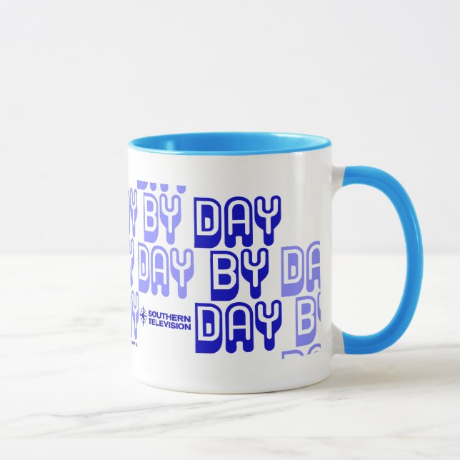 JOUR APRÈS JOUR tasse (de télévision du sud) (Droite)