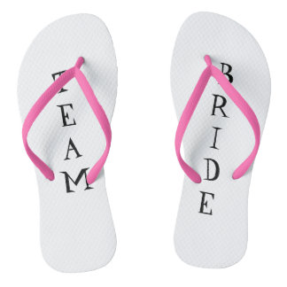 Jour de mariage d'équipe tongs