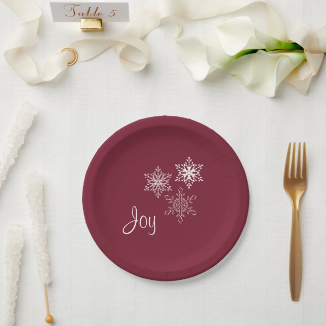 Joy and Three Snowflakes Minimal Red and White Pappteller (Hochzeit)
