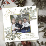 Joy! Elegant Sage & Gold Winter Greenery w/ Photo Feiertagskarte<br><div class="desc">This elegant square shaped holiday card features your photo in a gold faux foil frame surrounded by rustic sprigs of winter greenery including pine branches and eucalyptus leaves. The caption reads: Joy! and there is space for a short greeting as well as the year, and a signature. The hand painted...</div>