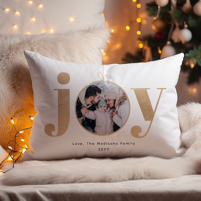 Joy | Elegantes Gold Ornament Weihnachtsfamilie Fo Lendenkissen (Von Creator hochgeladen)
