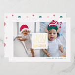 Joy Elevated Fun Elf & Santa Claus Hat 2 Foto Folien Feiertagskarte<br><div class="desc">Es ist die Zeit der Saison, um sich zu Weihnachten zu kleiden. Jetzt können Sie Ihre besonderen Fotos Ihrer Familie, Ihrer Kinder oder Ihrer Haustiere mit unserem Foto-Overlay-Grafik Roter Weihnachtsmann und Elf-Hut verkleiden. Fügen Sie Ihre Fotos zu den beiden Foto-Layouts hinzu. Sie können sich einfach durch die Kostümüberlagerungen bewegen, indem...</div>