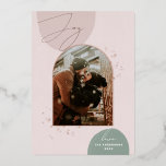 Joy. Goldener Weihnachtsrosa, moderner geometrisch Folien Feiertagskarte<br><div class="desc">"Joy" Moderne Weihnachtskarte aus dem Foto mit geometrischem Bogen in rosa,  rot grüne Farbe für Winterurlaub.</div>