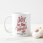 Joy to the World Christmas Lettering Red Kaffeetasse<br><div class="desc">Sip in holiday spirit with this festive "Joy to the World" Christmas mug, styled in rustic chalkboard-inspired lettering. Choose from multiple text color options to suit your holiday vibe, from classic gold to vibrant red or elegant white. Whether you're enjoying morning coffee or evening cocoa, this mug adds warmth to...</div>