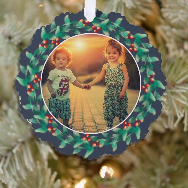 Joyeux baies de Noël photo Papier Ornement carte (Beautiful Merry Christmas photo, winter greenery paper ornament card. You can personalize it.)