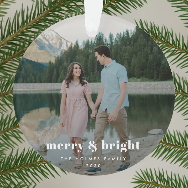 Joyeux et Lumineux | Photo de couple moderne de No (Merry and Bright couple photo ornament by Guava, perfect for celebrating love and festive memories)