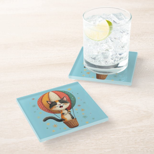 Joyful Calico Cat Sky Adventure Illustration Glasuntersetzer (Schrägansicht)