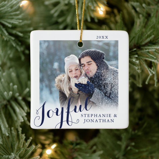 Joyful Calligraphy Elegantes Foto Weihnachten Keramikornament (Baum)