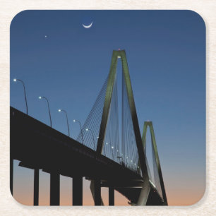 Jr.-Brücke Arthur-Ravenel an der Dämmerung Rechteckiger Pappuntersetzer